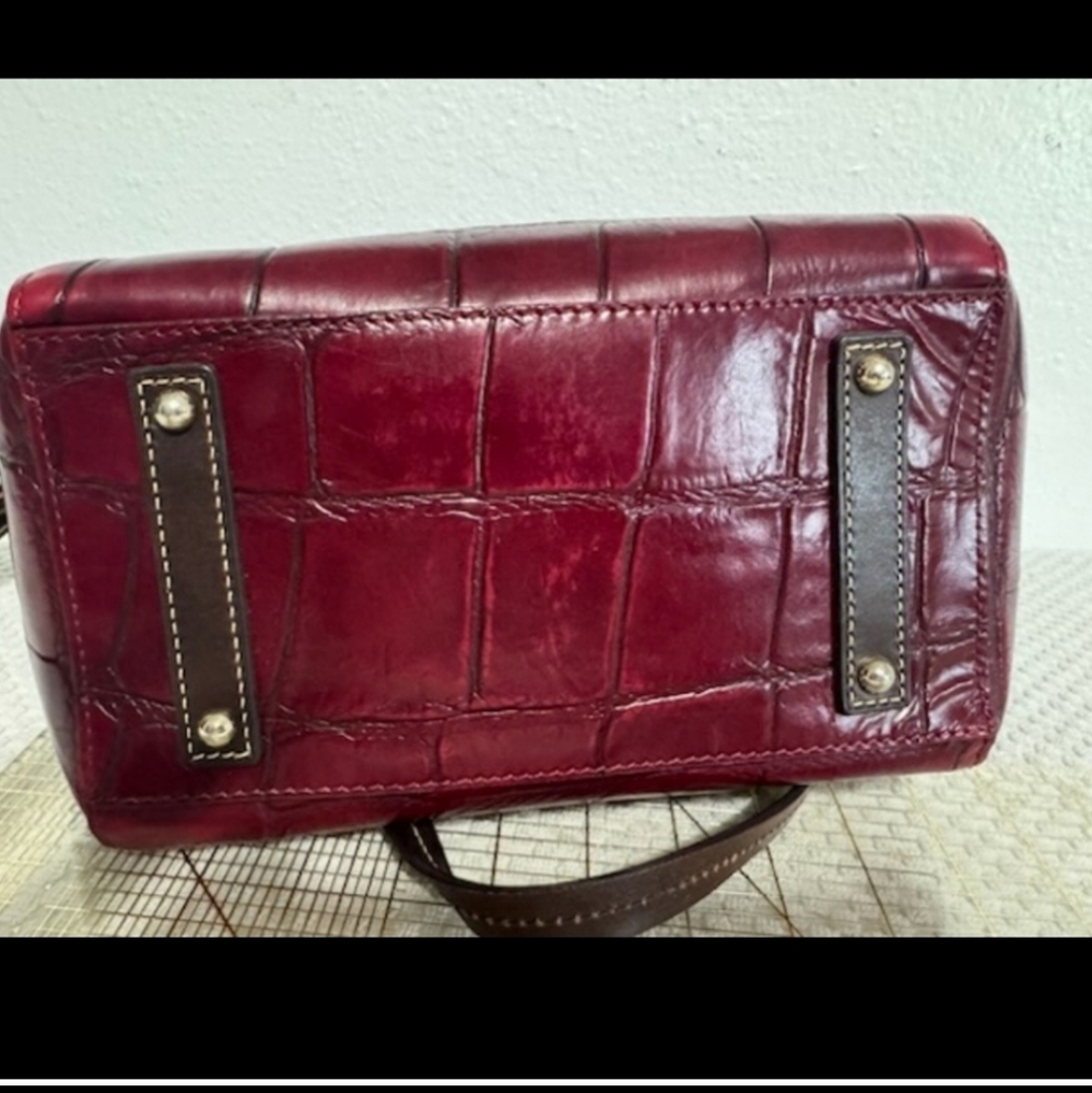 Dooney & Bourke Burgandy Croc-Embossed Tote EUC. L 15", W 5 1/2, H 9" - Picture 3 of 6